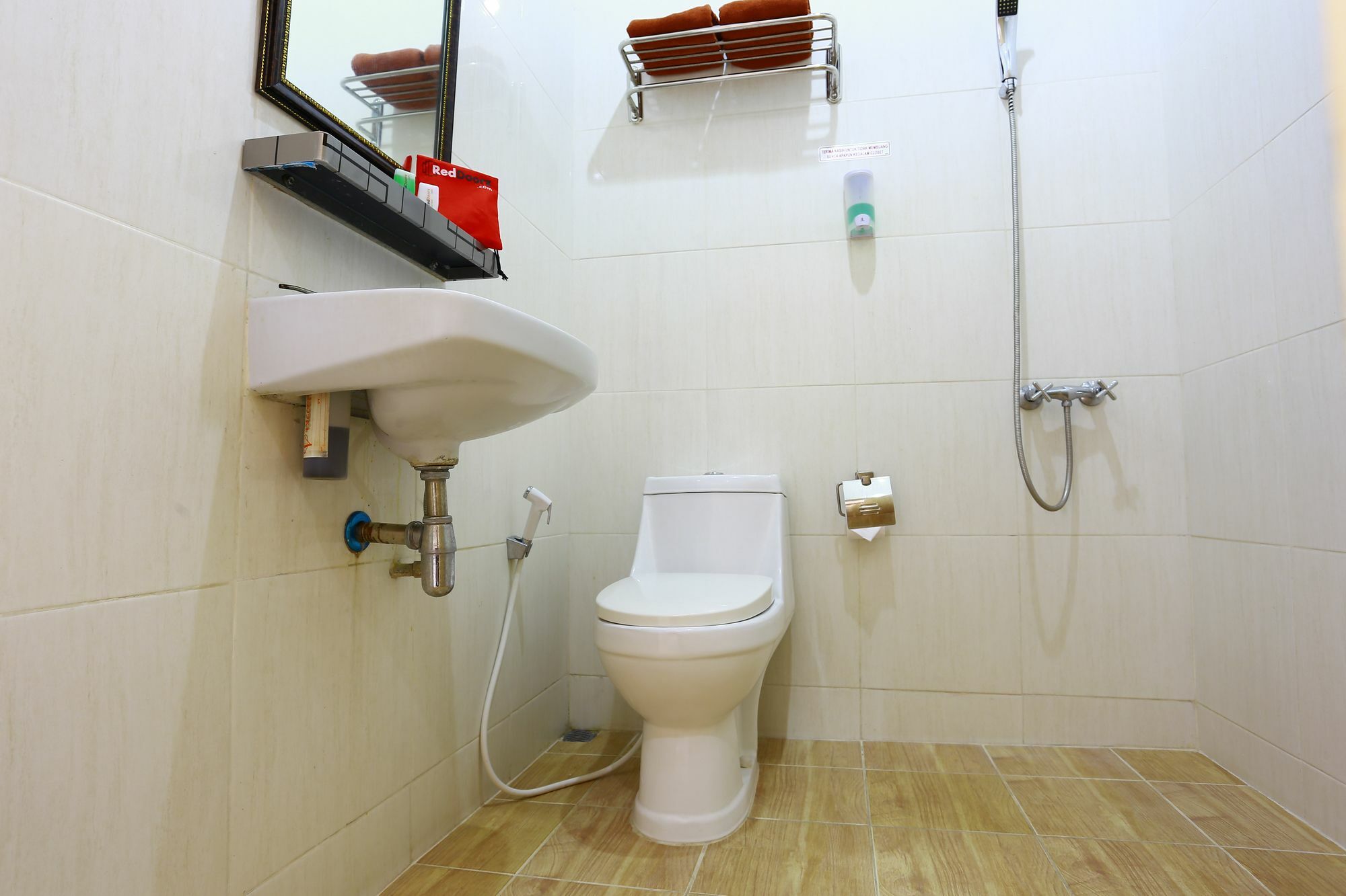 Reddoorz Near Prawirotaman 2 Hotel ยอกยาการ์ตา ภายนอก รูปภาพ