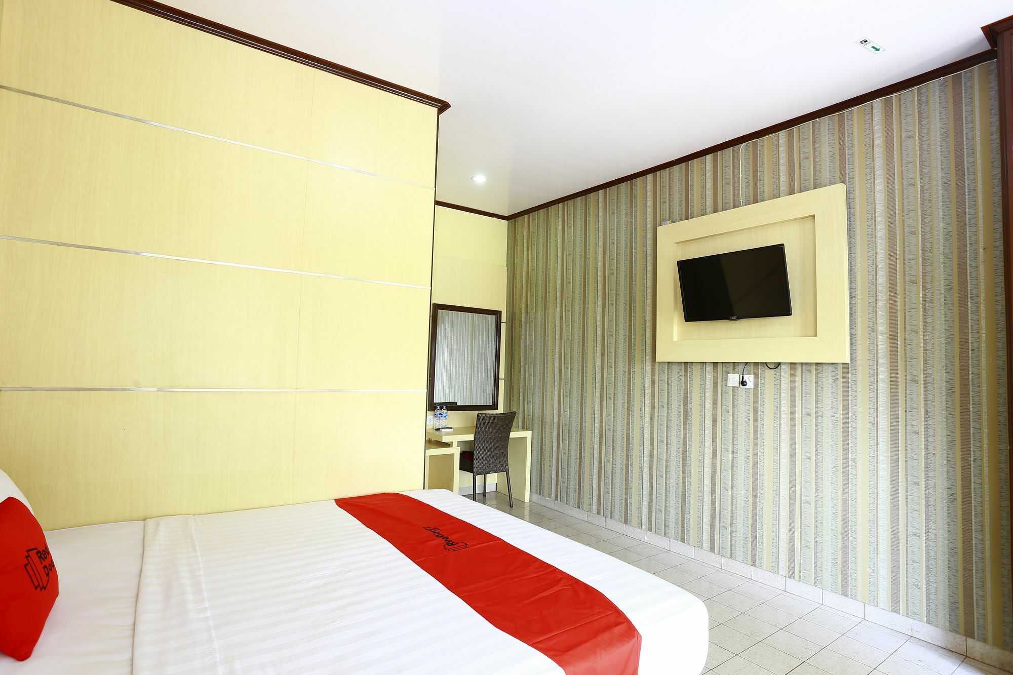 Reddoorz Near Prawirotaman 2 Hotel ยอกยาการ์ตา ภายนอก รูปภาพ